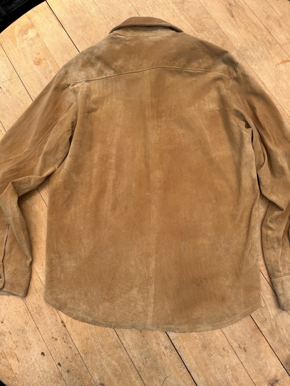 Vintage Patricia Wolf Suede Shirt - Picture 2 of 10